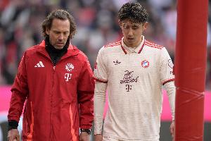 图片报：伊藤洋辉赛季报销，预计将因跖骨骨折休战三个月