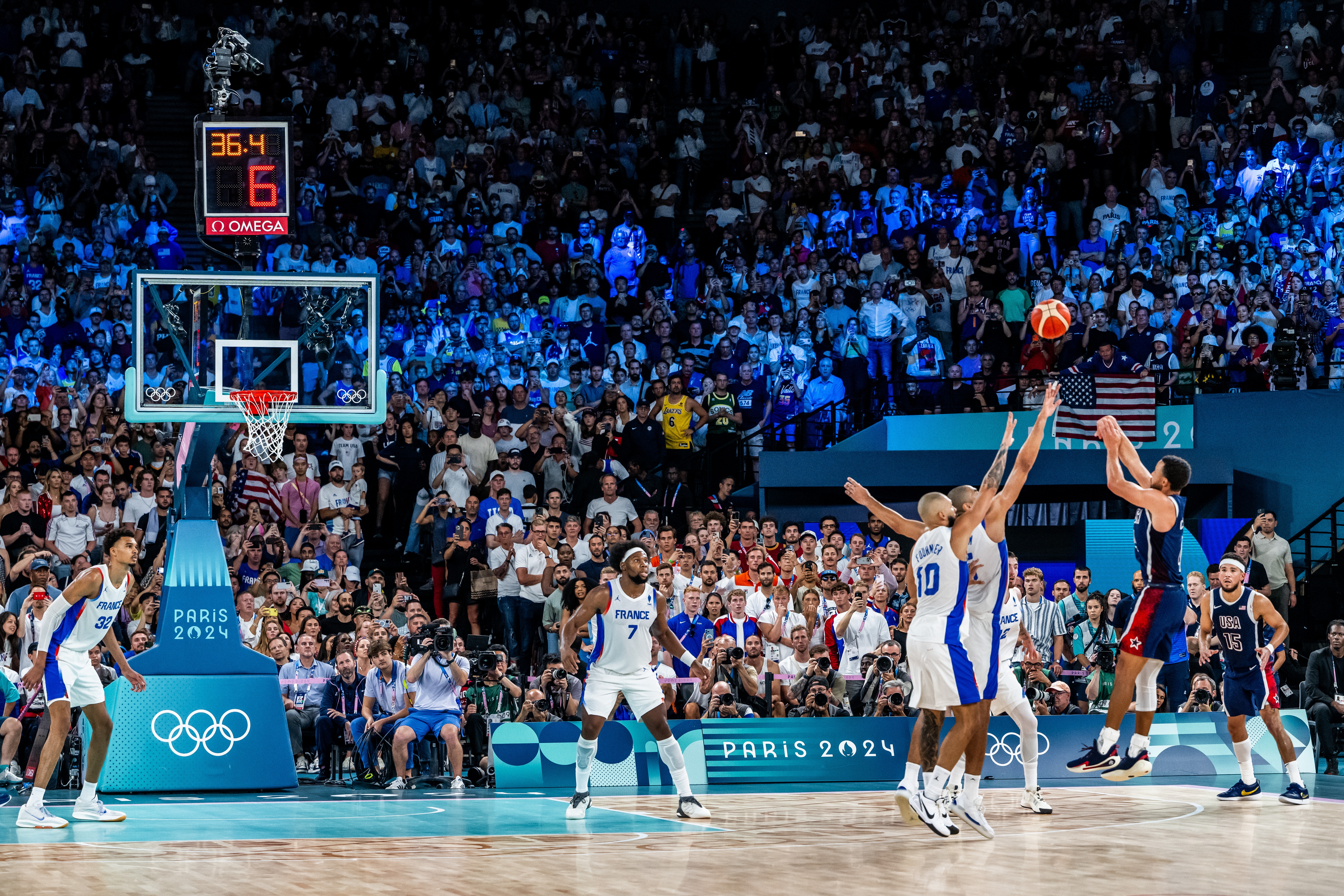 开云登录入口-戈贝尔谈库里奥运金牌战表现：亲历这样的传奇时刻是一种荣幸