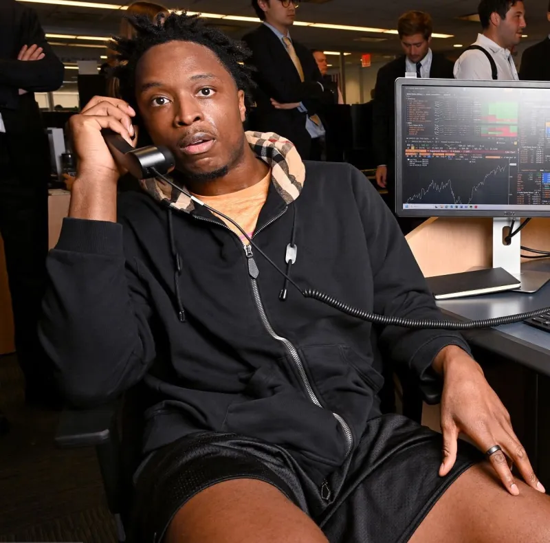 开云体育平台-为了慈善！阿奴诺比现身曼哈顿大厦为慈善活动筹集善款