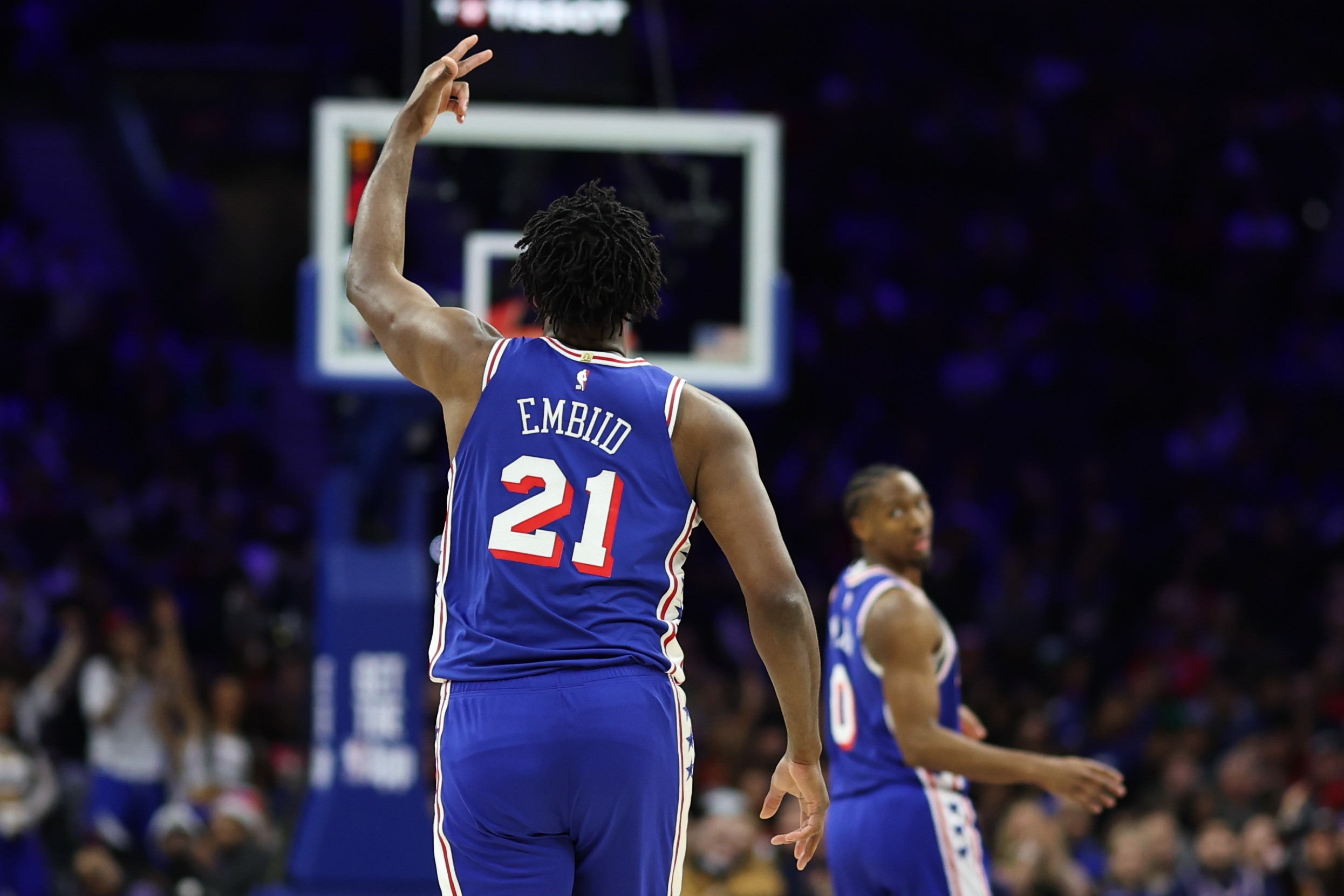 开云体育平台-大帝施威降申京！恩比德梦回巅峰鏖战46分钟砍32+15+10 正负值+21